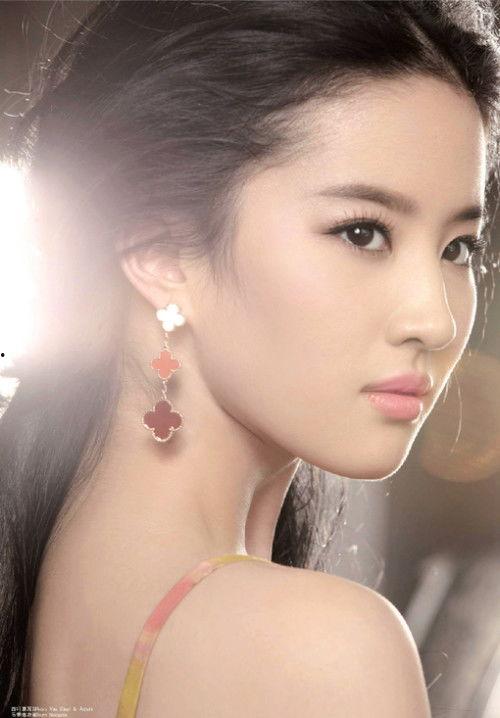 娱乐圈吃瓜刘亦菲是谁,娱乐圈吃瓜界的焦点人物